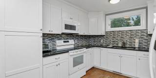 Walkable State Street Gem in the Heart of West Columbia Gallery 9