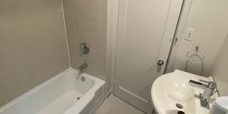 AVAILABLE NOW- 3 bbed 2 bath home! Gallery 14