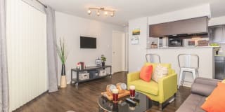 Lakeshore Apartments Gallery 37