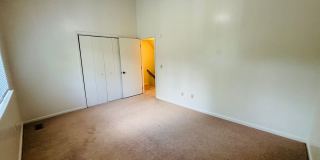 2 Bedroom, 2.5 Bath Townhouse Gallery 12