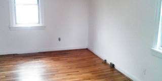 3 BR / 1.5 BA Cute Cape Cod with a garage for Rent in Lakeside! Gallery 3