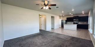 Open design in Northeast Crossing on large CORNER LOT! 3 bedrooms + study/2.5 baths/game room/2-car garage Gallery 5