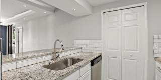 2bd/2bth in sought after Grandview Condominiums in the heart of Buckhead! Gallery 4