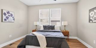 Charming 2BR Townhome in Indianapolis Gallery 13