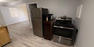 This studio apartment is conveniently located one block from Spohn Shoreline, Gallery 11