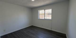 Large Living Area, rear yard has RV Access! Gallery 18