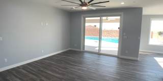 3 Bedroom - 2 Bath Pool Home Gallery 4