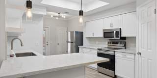 Downtown Dream minutes to Baseball, Basketball, Concerts, AZ Science Center and ASU. This completely remodeled 2 bedroom, 2 bathroom with split floor plans is READY NOW!! Downtown Dream minutes to Baseball, Basketball, Concerts, AZ Science Center and ASU. This completely remodeled 2 bedroom, 2 bathroom with split floor plans is READY NOW!! Gallery 1