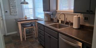Kelsey's Cottage: Fully Furnished 2 bd/1ba Jacksonville Cottage, Large yard! $300 Utility Fee Gallery 6