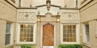 7432 N Oakley Avenue Gallery 1
