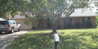 Single-Family Home: 3 bed, 2 bath Gallery 1