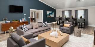 Williamsburg Gallery 6