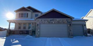 Spacious East Side Home with Mountain Views | 5 Bed, 3.5 Bath Gallery 1