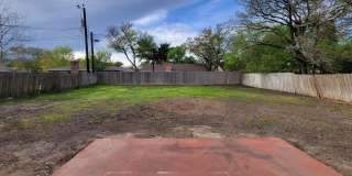 College Station - 3 bedroom / 2 bath / 2 car garage house with fenced in back yard. Gallery 21