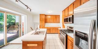 6715 TILDENWOOD Lane Gallery 6