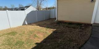 End-Unit Cornelius Townhome | 3BR + Flex Room | Fenced Courtyard | Near Birkdale & Greenway Gallery 8