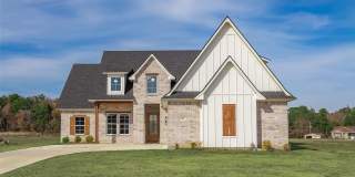 Modern 4 Bedroom / 3 Bath Home Gallery 1