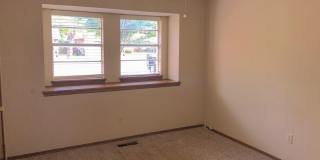 Great Location! Central Edmond! Great Location! Central Edmond! Gallery 24