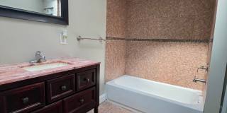 Gorgeous 3-Bedroom Townhome in Juniata! Available NOW! Gallery 12