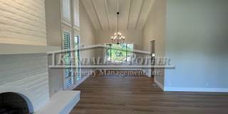 Beautifully Remodeled 4 Bed/2 Full Bath + 2 1/2 Bath Country Club Park Home Gallery 22