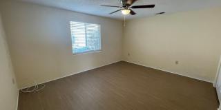 1 bedroom, 1 bathroom end unit condo beachside Gallery 11
