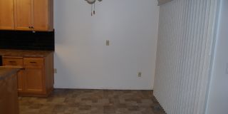 3 Bedroom Home N side of Newberg Gallery 7