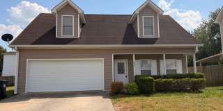 3 BR, 2.5 BA, 2 Car Garage, Fenced in Backyard Gallery 1