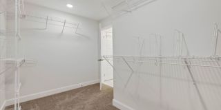 4 Bedroom Pet Friendly Home For Rent with Club House, Comm. Pool, & Comm Gym Access! Gallery 32