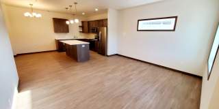 3 Bed 2.5 Bath Townhome! Gallery 9