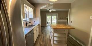 2 bedroom 2 bath condo w/ balcony & garage available for rent in Mill Ridge! 2 bedroom 2 bath condo w/ balcony & garage available for rent in Mill Ridge! Gallery 6