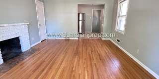Crosstown Side By Side, Washer/Dryer In Unit, 1 Garage Space, Hardwood Floors, Dishwasher Gallery 2
