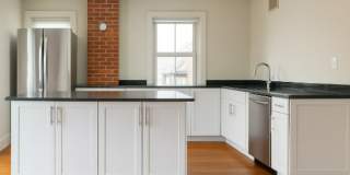 Charming 6 Bedroom Duplex Gallery 1