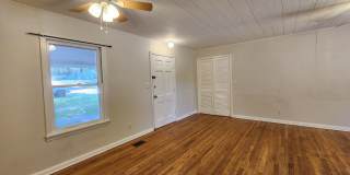 Live in the Heart of Downtown New Braunfels / Covered Front Porch / Carport & Storage / NBISD Gallery 5