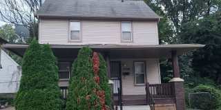 Available Now: Cozy 3-Bedroom Single-Family Home in a Prime Location Gallery 1