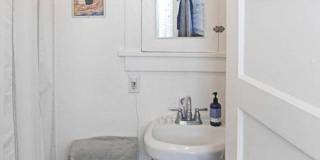 Adorable 1 bed / 1 bath Apartment in the Heart of Echo Park with In-Unit Laundry, Parking & Private Yard Gallery 23
