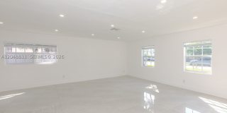 913 NE 2nd St Gallery 5