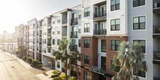 Jade at North Hyde Park Gallery 27