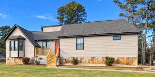 Lovely Spacious & Updated 4 Bed 3 Bath Home In Chapel Hill! Gallery 1