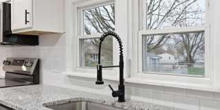 Fully Updated 2-Bed with Modern Finishes Gallery 19