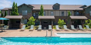 Hall Creek at Arlington Apartment Gallery 10