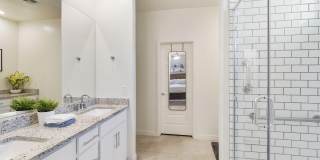 2930 N RAVEN -- Gallery 14