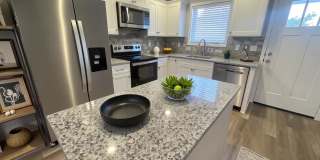 Move In Special - FREE RENT  Luxury Lake Living Starts Here – Brand-New 2 Bed, 2 Bath House in Kimberling City- Year Round Vacation Home Gallery 1