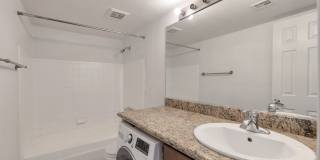 2-bedroom, 2-bathroom in Prime location! Gallery 14