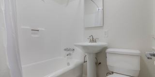 1412 N. Gordon St. Gallery 7