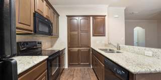 Spacious 3 Bed, 3.5 Bath Condo in Great Community! Gallery 7