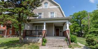 Large Centrally Located Home for Rent! Gallery 1