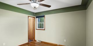 102 Roosevelt Road Gallery 14