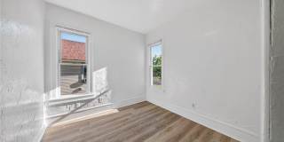 511 Brown Street Gallery 25