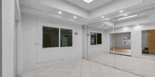 "Rare Single-Story Remodel: Modern 3BR End-Unit in University Park Gallery 48