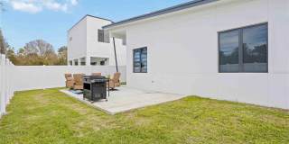 7520 N COOLIDGE AVENUE Gallery 43